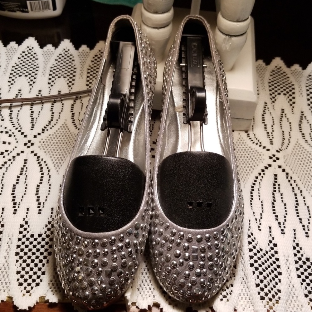 Flat shoes